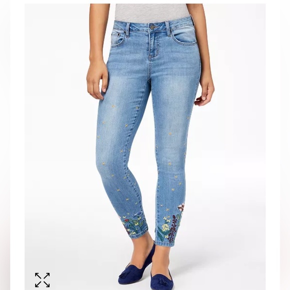 Earl Jeans Denim - Women’s Earl Embroidered Ankle Skinny
Jeans Size 4